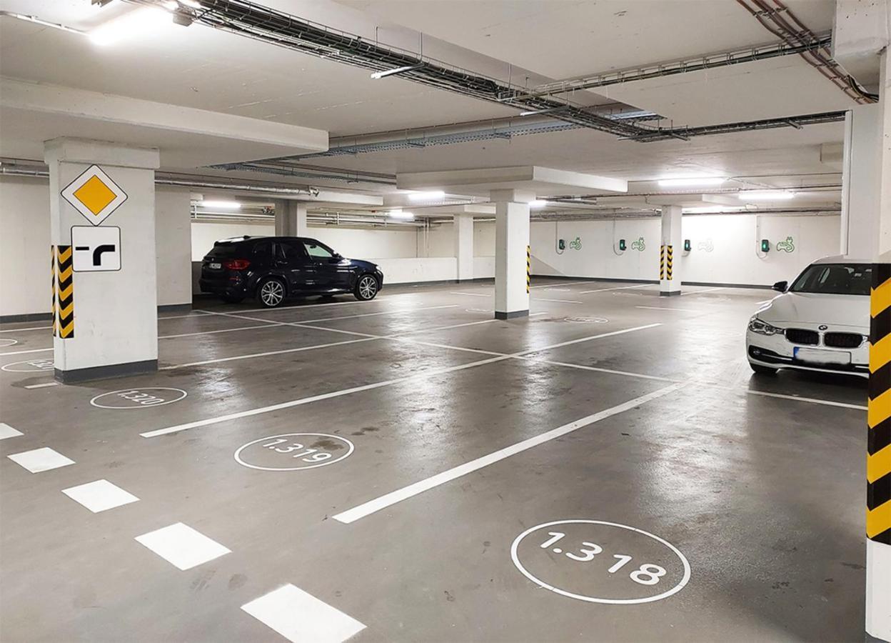 Skypark Spacious Apartment Free Parking Bratislava Esterno foto