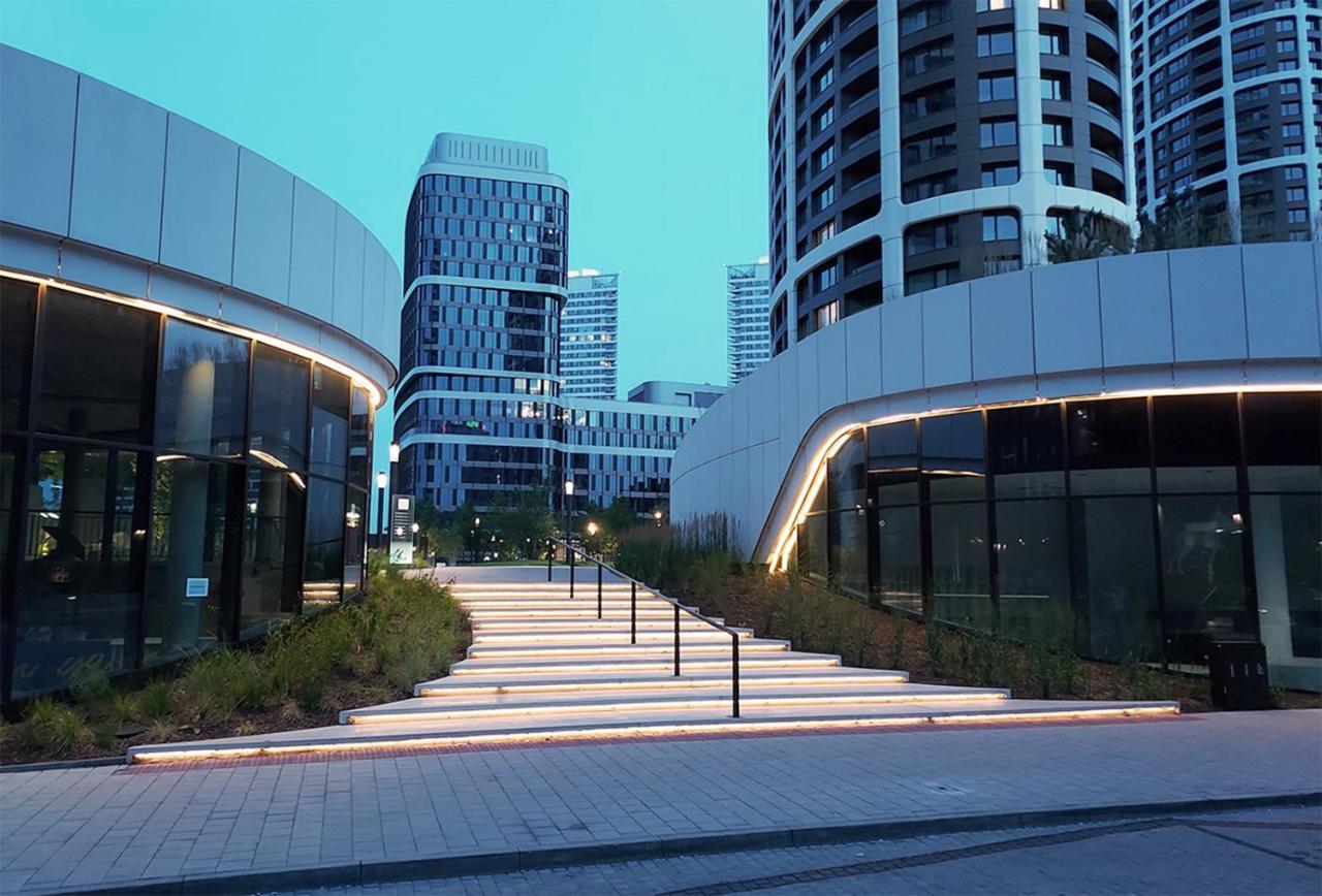 Skypark Spacious Apartment Free Parking Bratislava Esterno foto